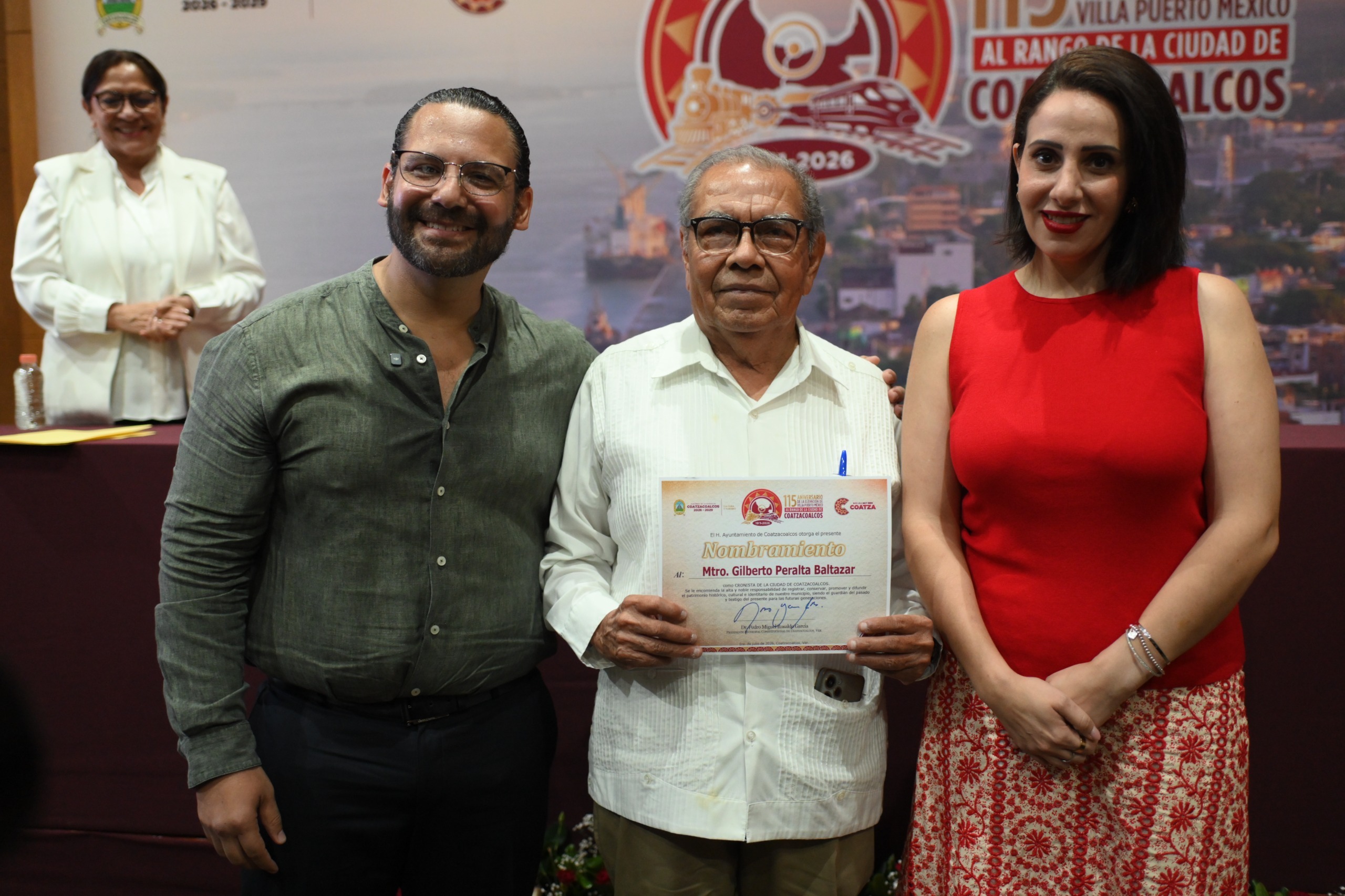 Tiene Coatzacoalcos nuevo Cronista de la Ciudad: nombran al profesor Gilberto Peralta Baltazar
