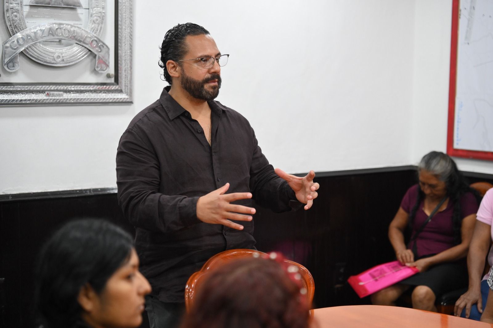 Fortalece Pedro Miguel Rosaldo agenda de trabajo con representantes de colonias y ejidos de Coatzacoalcos