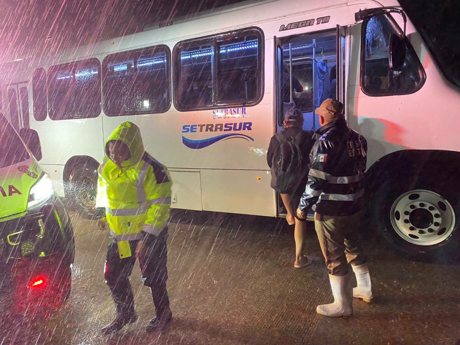 Coatzacoalcos mantiene evacuaciones preventivas; habilitan albergues por Frente Frío 2